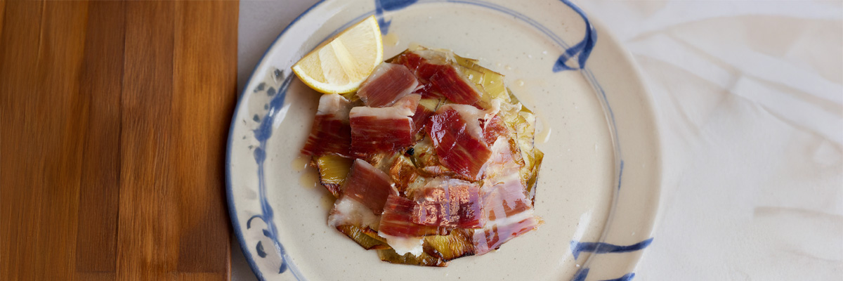 Artichoke flowers with Iberian acorn-fed Ham